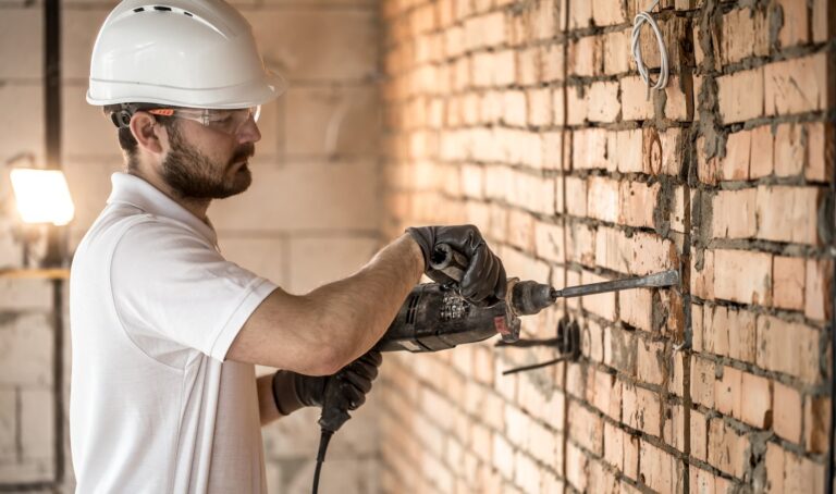 Jak wybrać odpowiednią bruzdownicę do prac elektrycznych i hydraulicznych