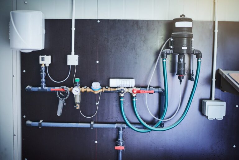 Praktyczny przewodnik po instalacjach hydraulicznych i grzewczych dla domów