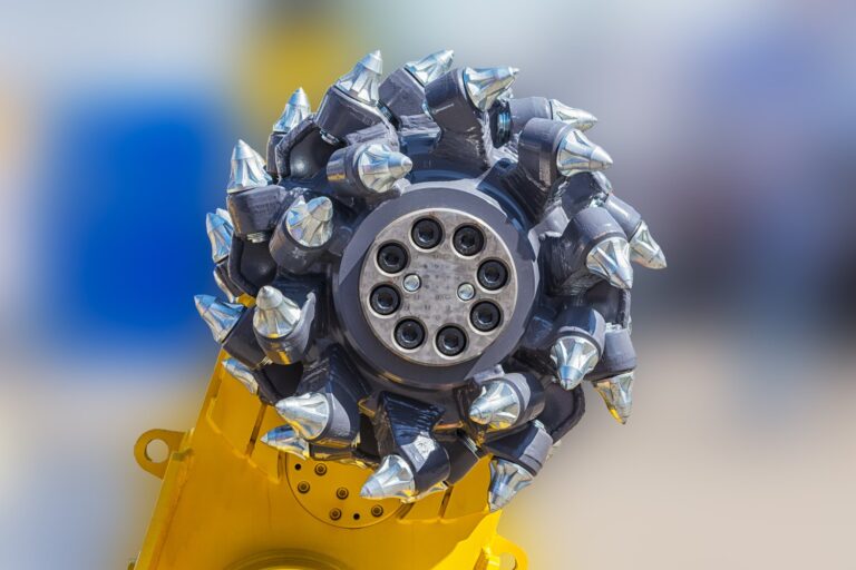 Jak wybrać i używać otwornice do betonu oraz inne narzędzia ręczne