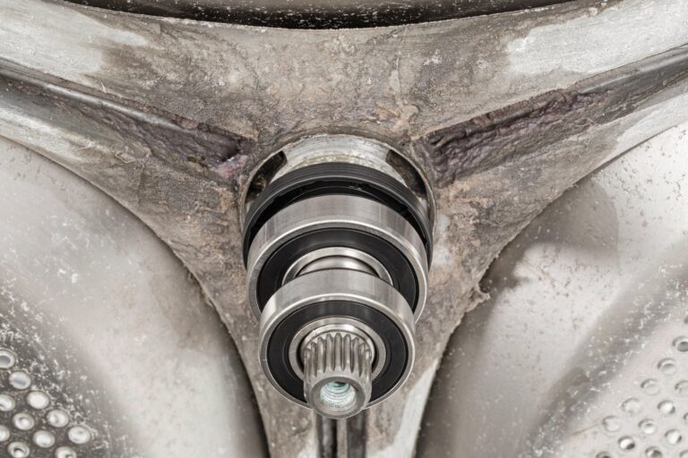 Jak wybrać i zainstalować syfon do pralki w łazience