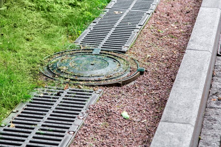 Jak skutecznie zaplanować system drenażu dla Twojej posesji