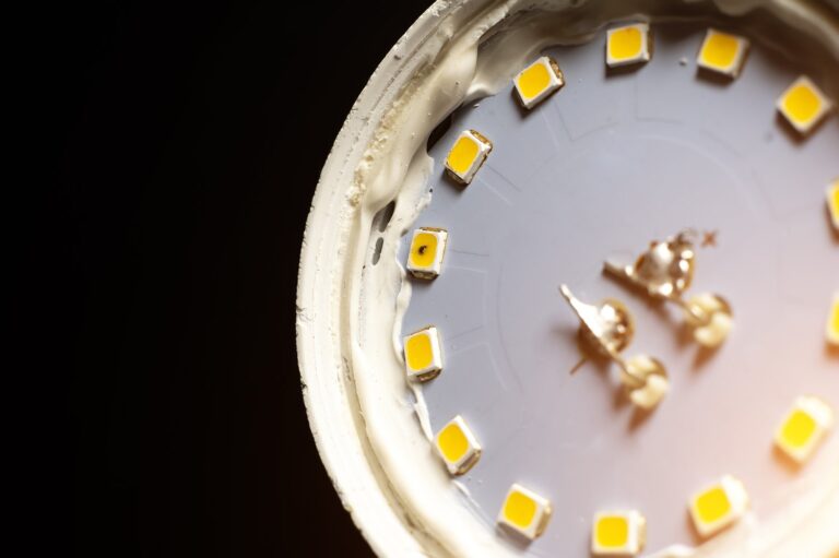 Dlaczego halogen LED zaczął migać po wymianie na nowy