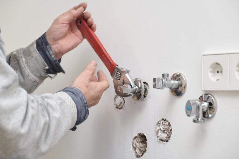 Jak naprawić kran który kapie tylko w pozycji półotwartej