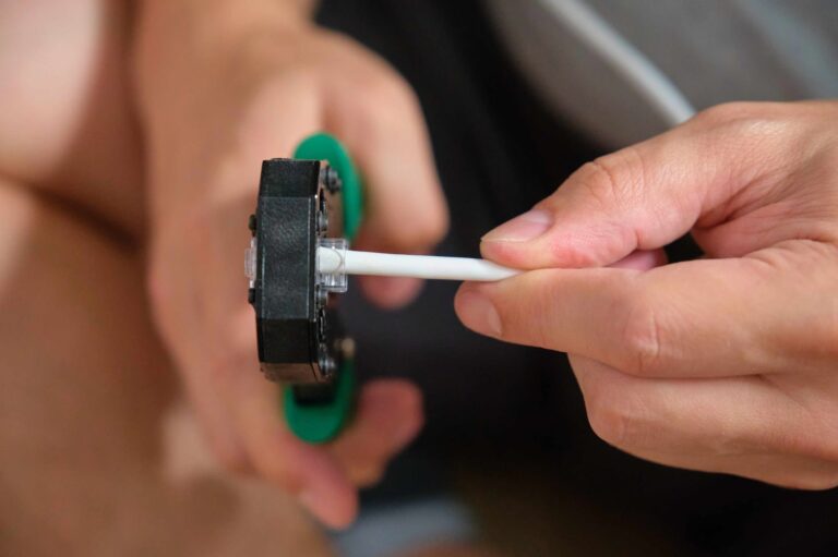 Jak naprawić termostat pokojowy który nie reaguje na nastawy