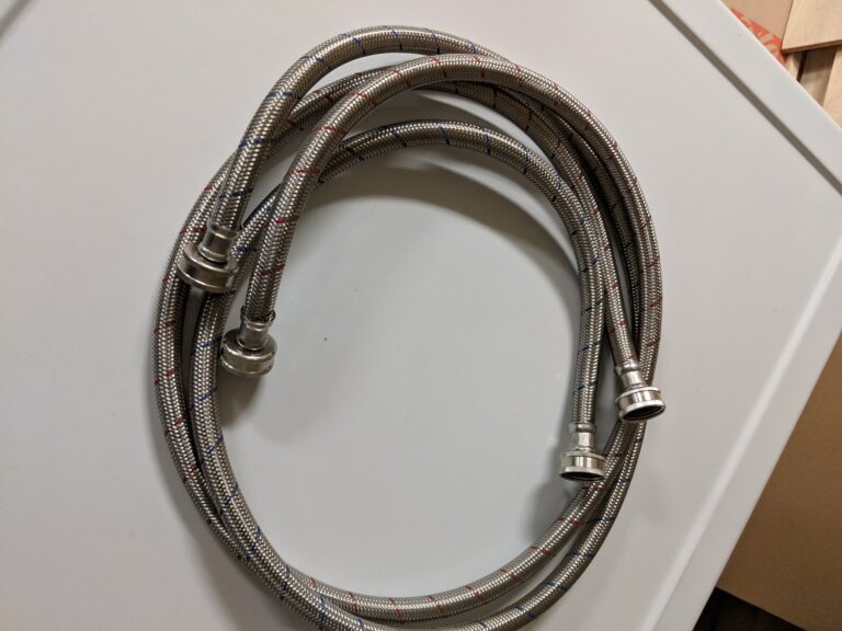 Jak wybrać odpowiedni wężyk do baterii łazienkowej